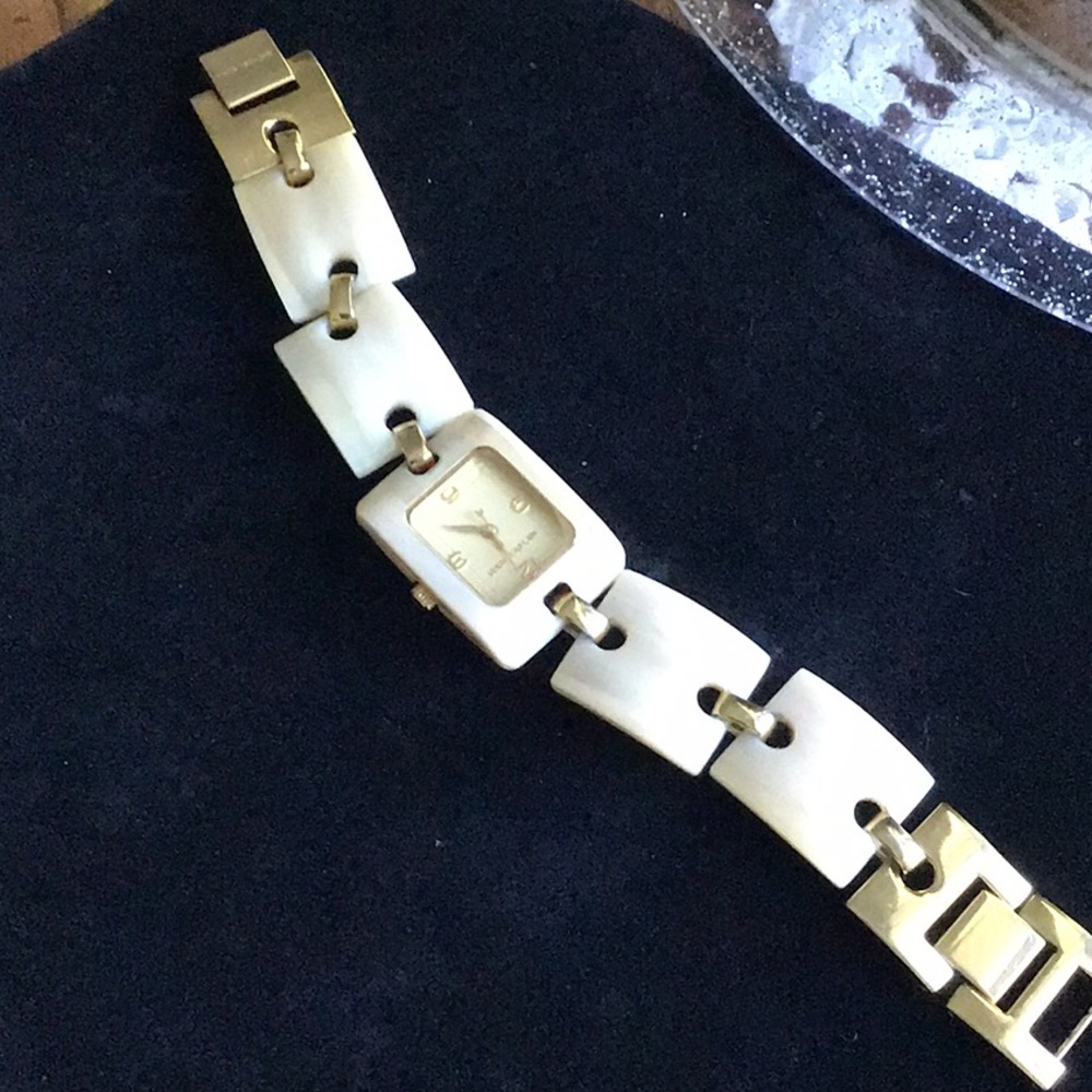 Michael Kors Tortoise Shell Watch - Picture 7 of 7